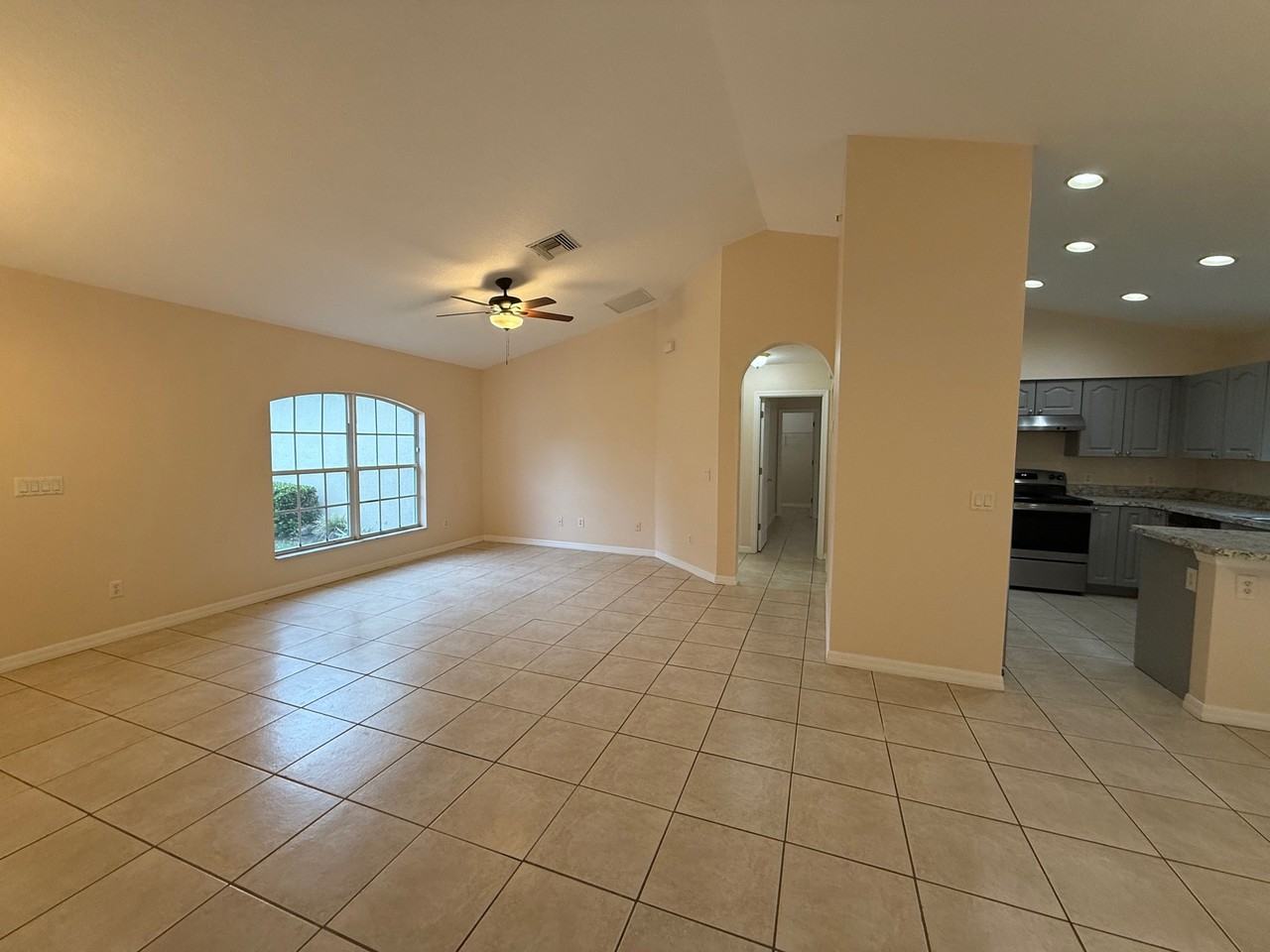 972 N Fairbairn Dr - Photo 2 of 16