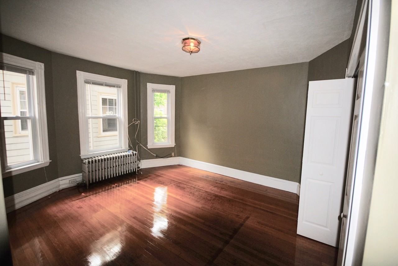 18 Hinckley St #1