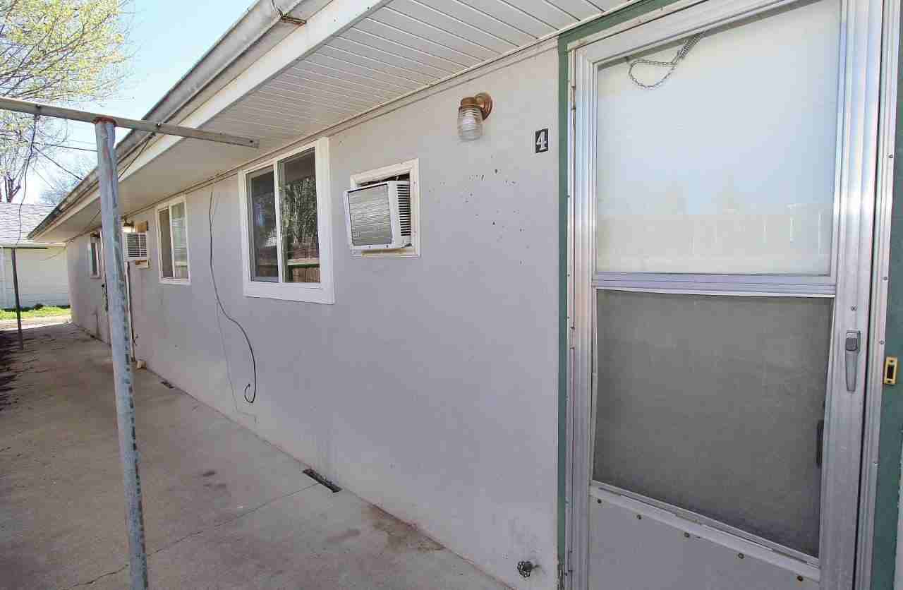 1407 Ellis Ave #4 - Photo 3 of 24