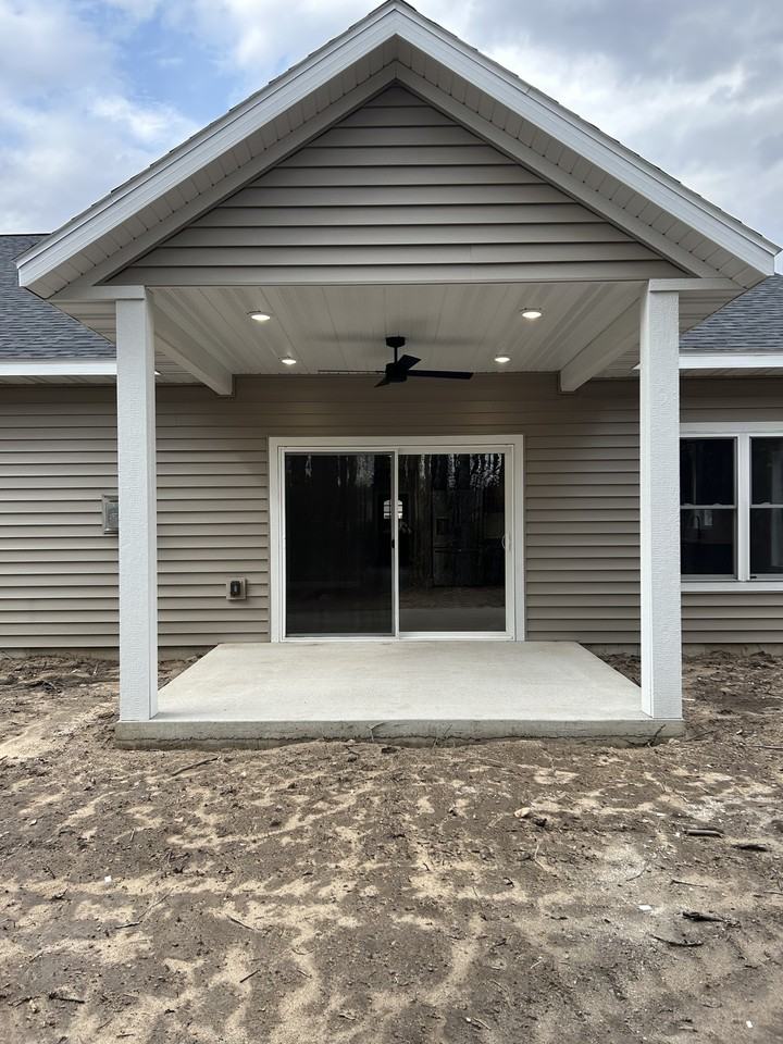 1112 Reserve St N - Photo 5 of 31