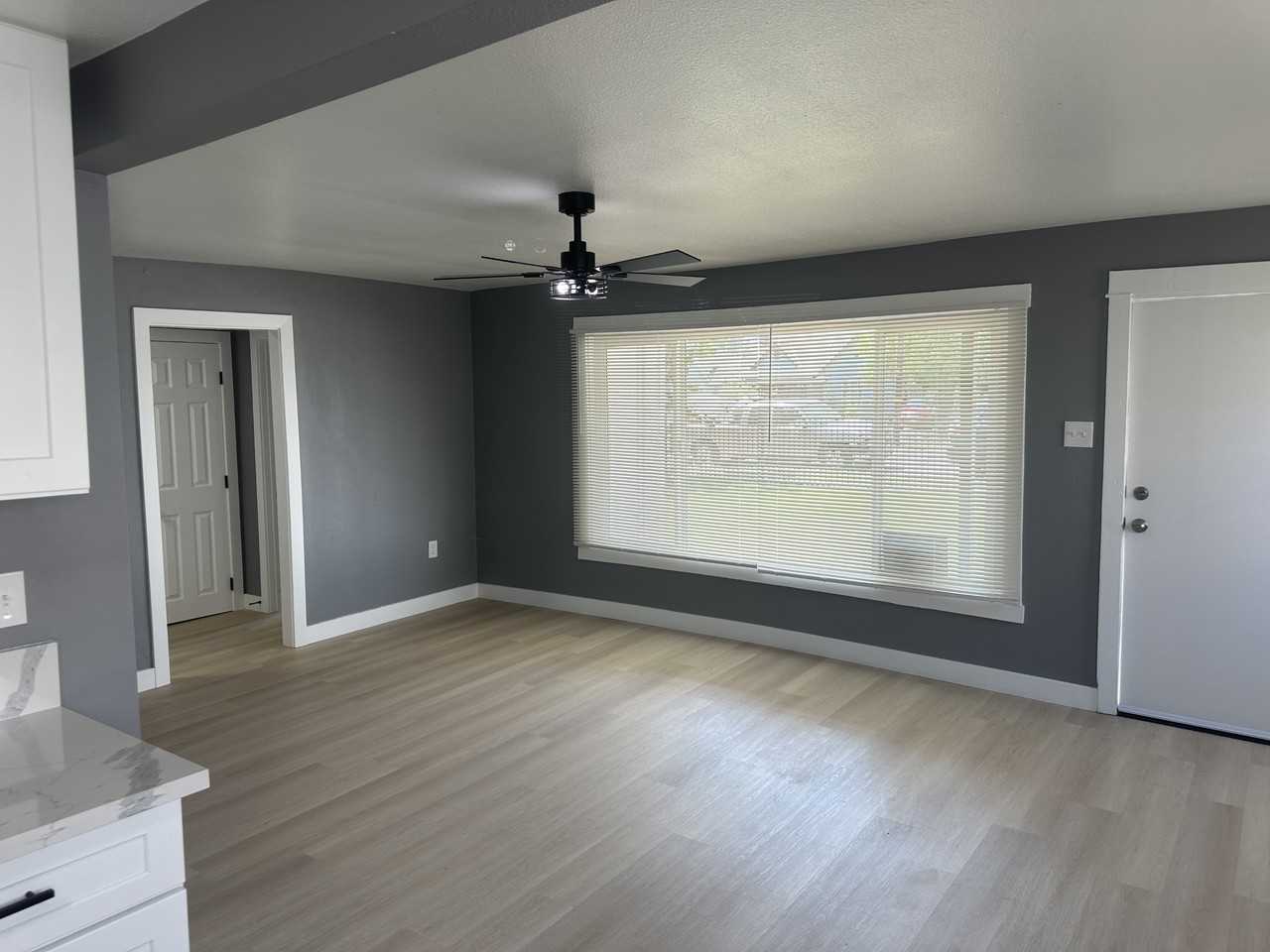 1131 Belvan Ave - Photo 2 of 22