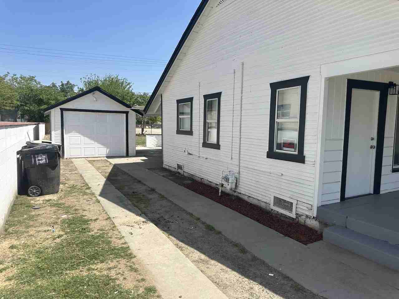 1131 Belvan Ave - Photo 3 of 22