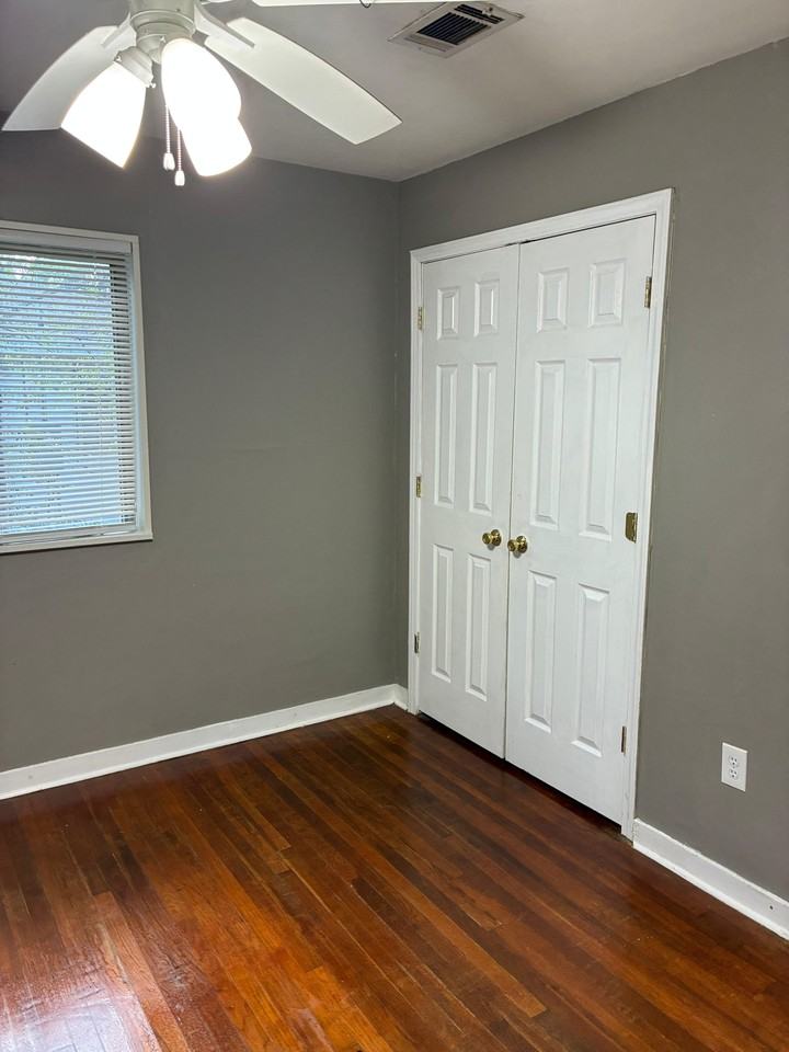 1641 Woodburn St #1 - Photo 3 of 12