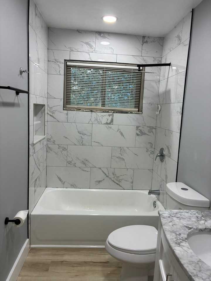 1641 Woodburn St #1 - Photo 5 of 12