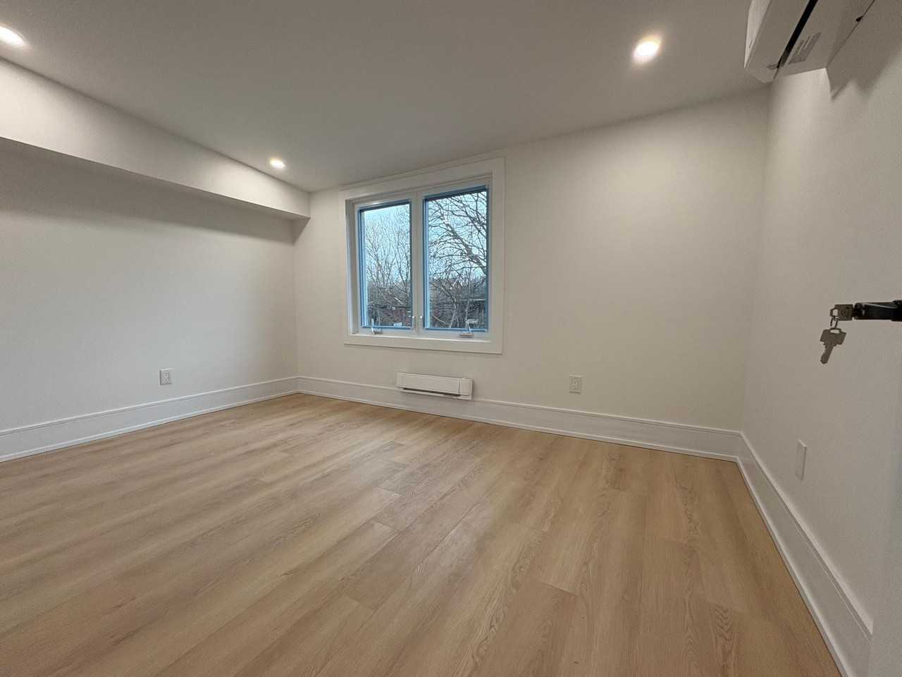 70 Lansdowne Avenue #3 - Photo 5 of 7