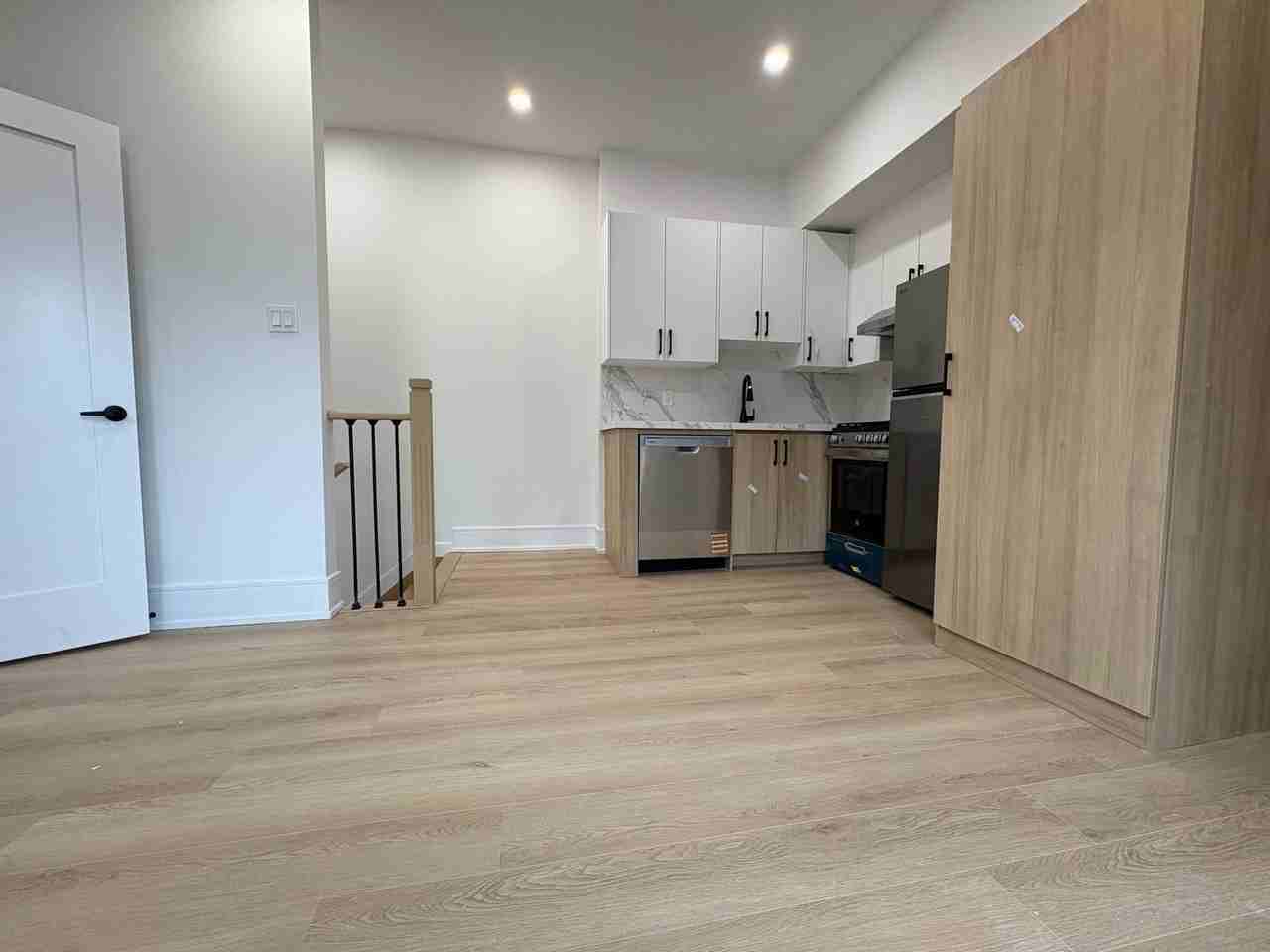 70 Lansdowne Avenue #3 - Photo 2 of 7