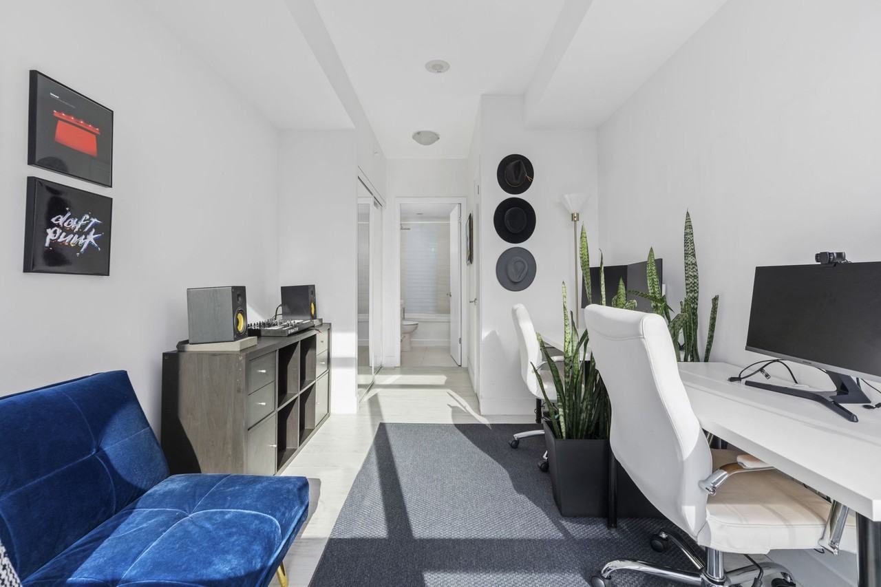 39 Sherbourne Street #903 - Photo 6 of 30