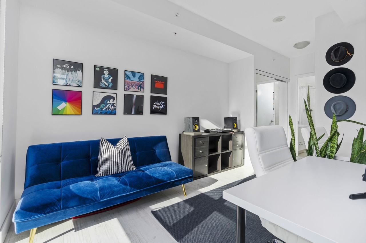 39 Sherbourne Street #903 - Photo 5 of 30