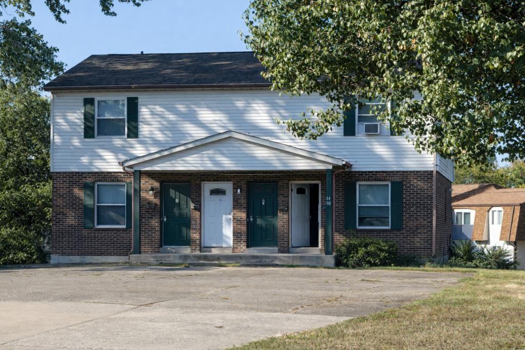 1420 VILLA CT - A - Photo 2 of 24