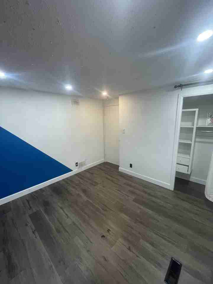 134 Bridgeport Road East - Photo 3 of 14