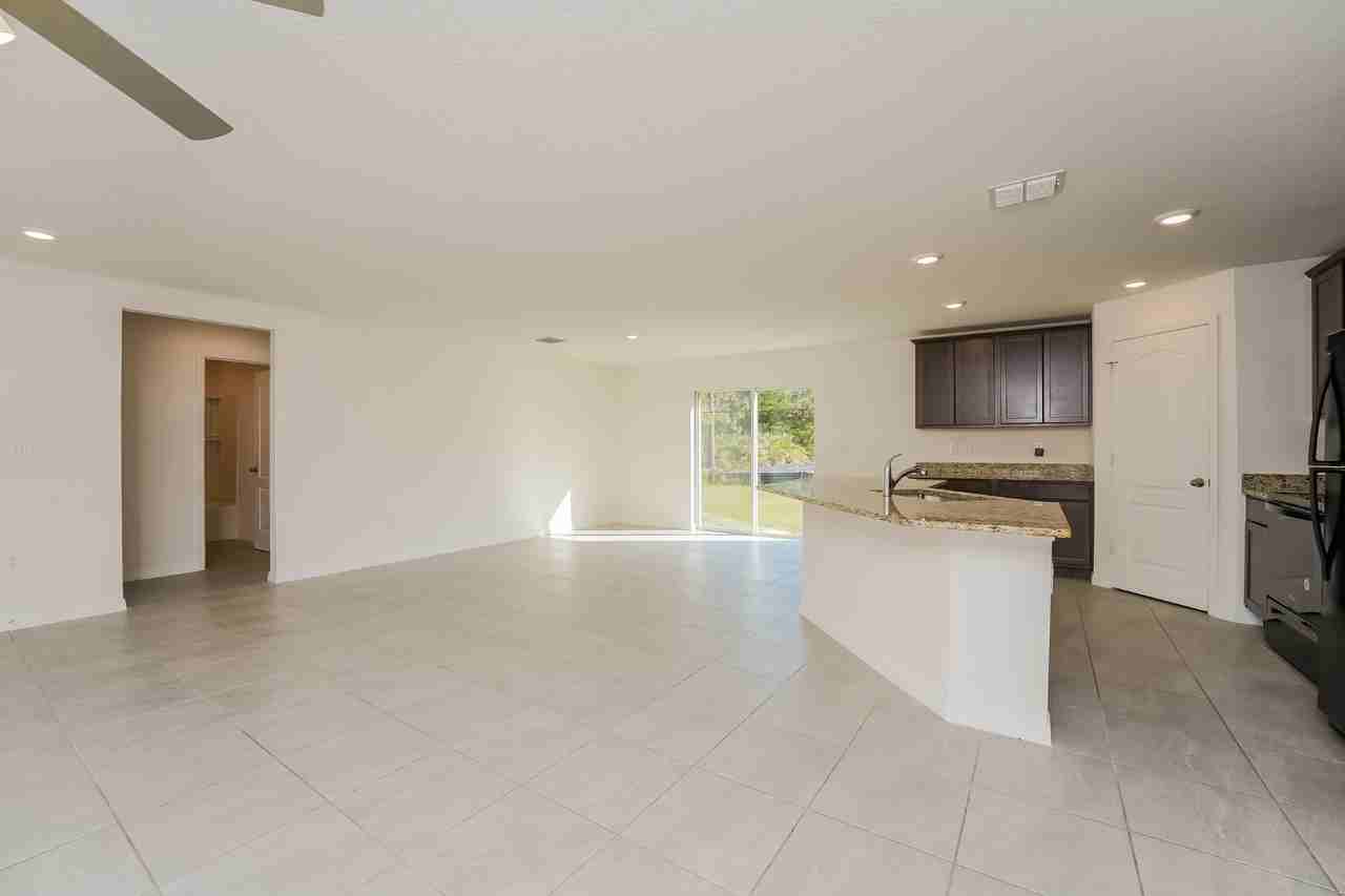 1167 1167 Walden Blvd SE - Photo 3 of 16