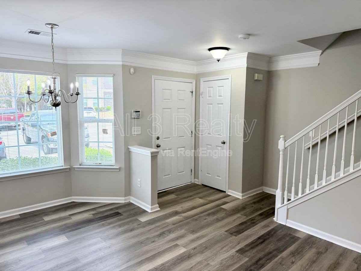 837 Crestwell Cir Sw - Photo 2 of 10