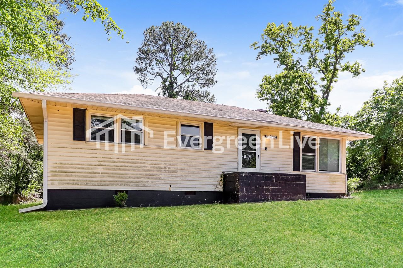 2804 Cornelia Rd - Photo 2 of 15