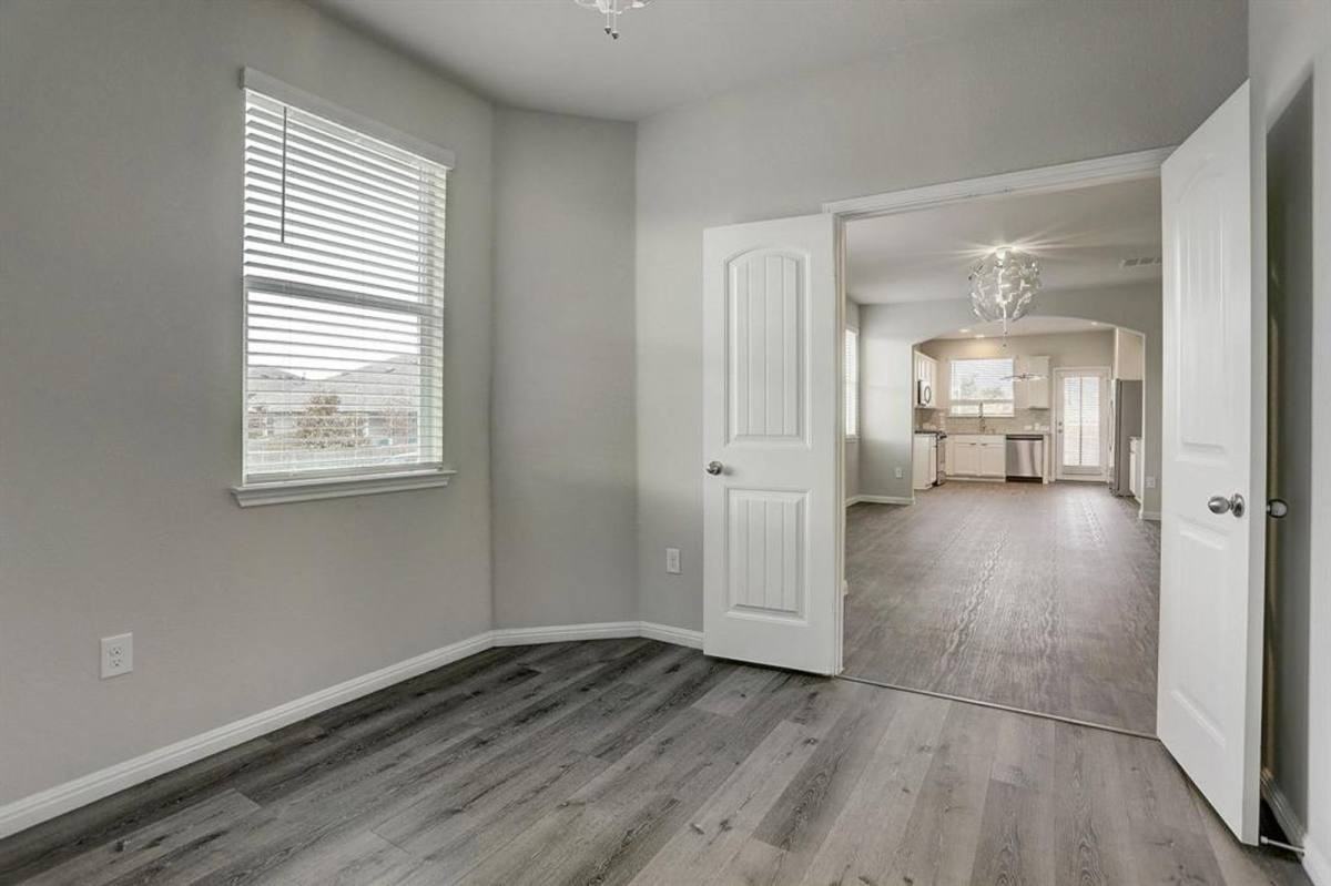 14218 Handel Dr #8B - Photo 3 of 9