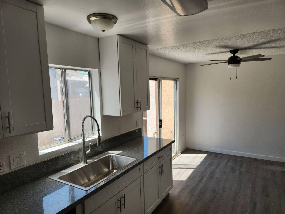 1119 W Broadway - Photo 4 of 9