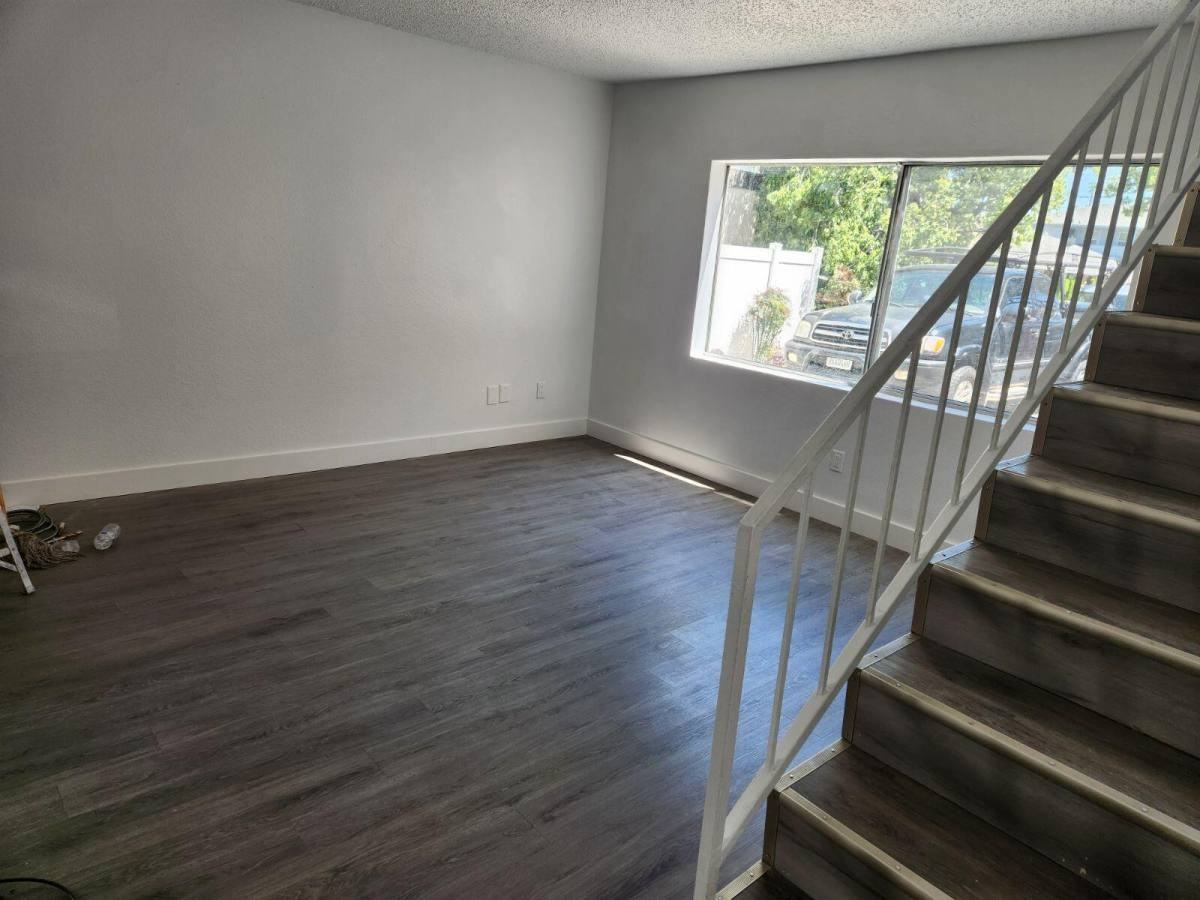 1119 W Broadway - Photo 7 of 9