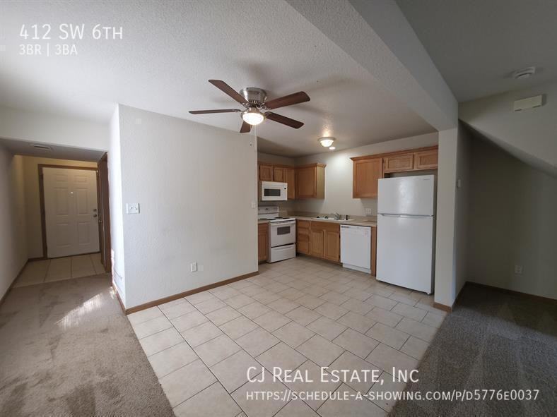 412 Sw 6th St - Photo 3 of 11