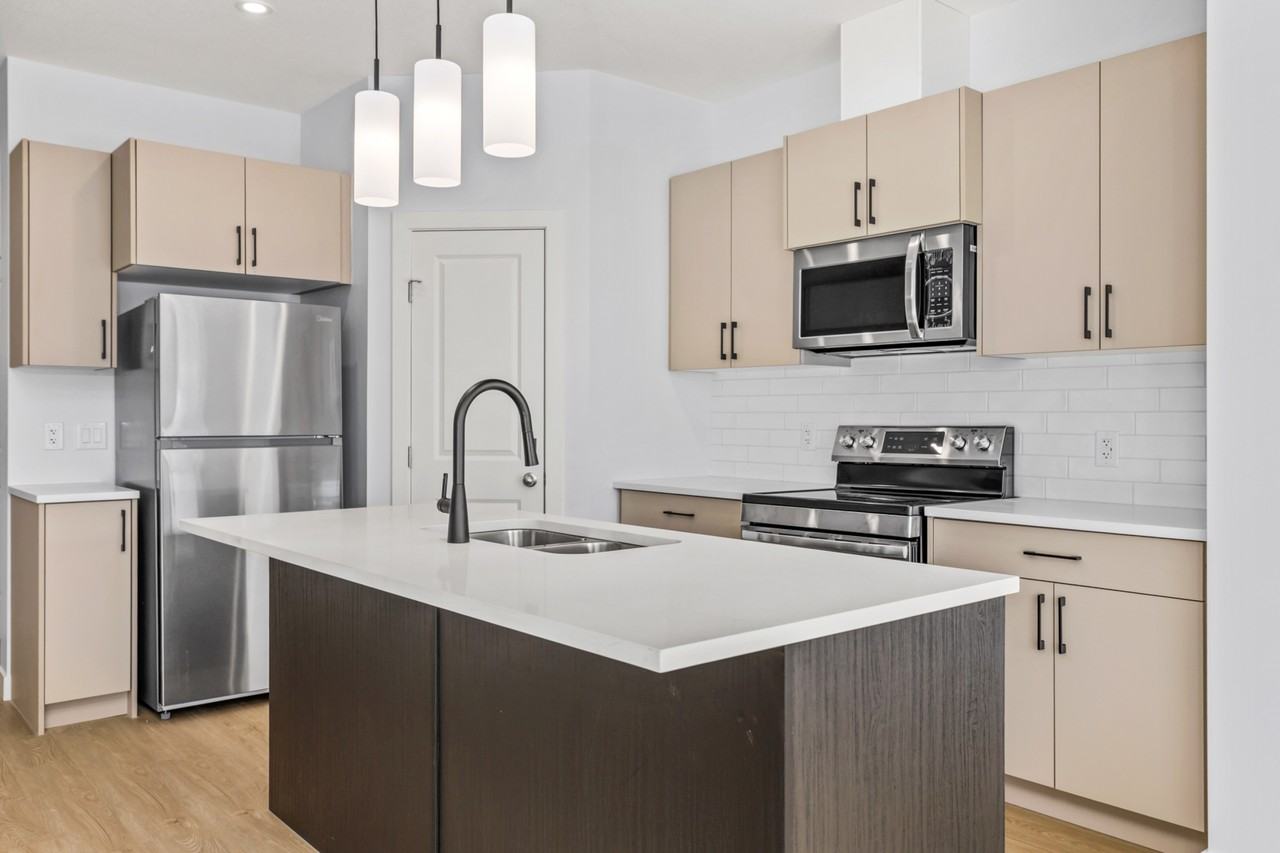 Honeysuckle Green - Photo 3 of 26