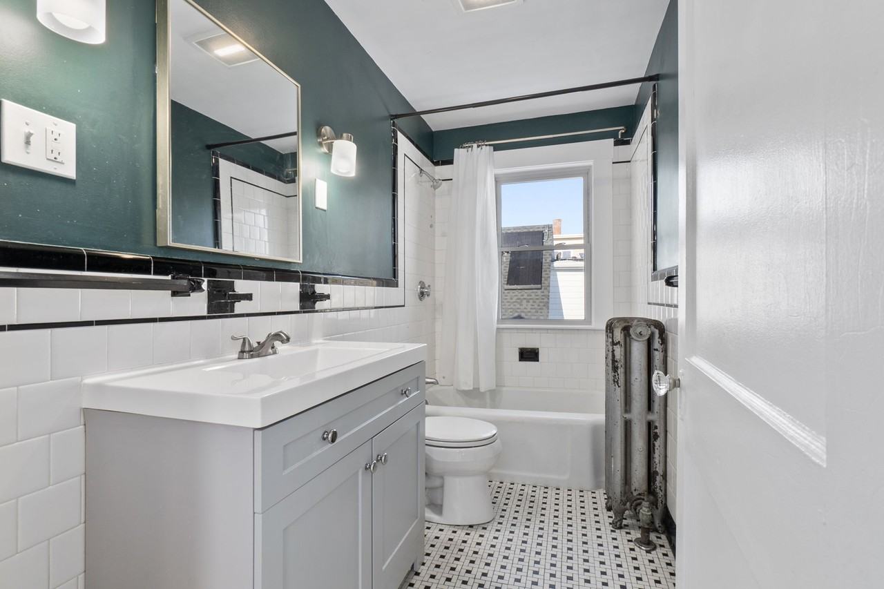 55 Pine Street #2 - Photo 4 of 24