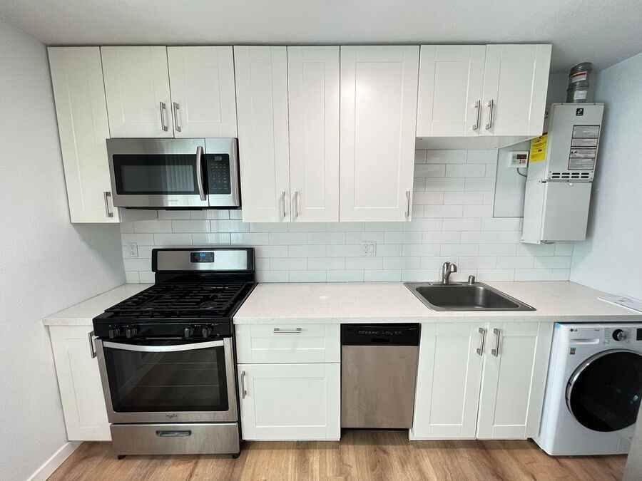 678 37th St #01 - Photo 5 of 14