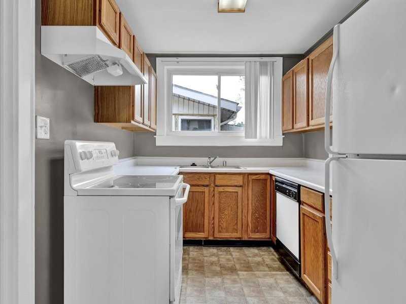 3220 Grant Ave - Photo 2 of 33