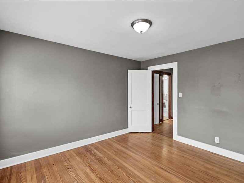 3220 Grant Ave - Photo 3 of 33