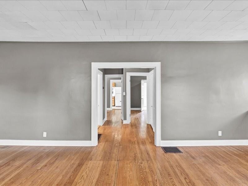 3220 Grant Ave - Photo 5 of 33