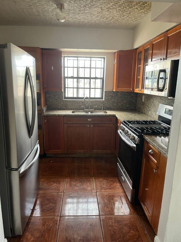 1440 Nw 183rd St - Photo 3 of 3