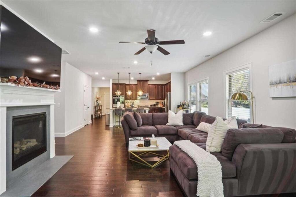 1122 Hibiscus Way Sw - Photo 6 of 16