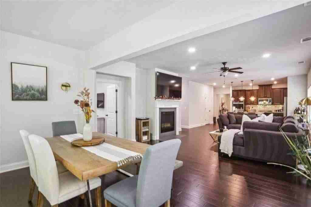 1122 Hibiscus Way Sw - Photo 7 of 16