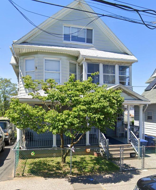 831833 William St ##2 - Photo 3 of 13