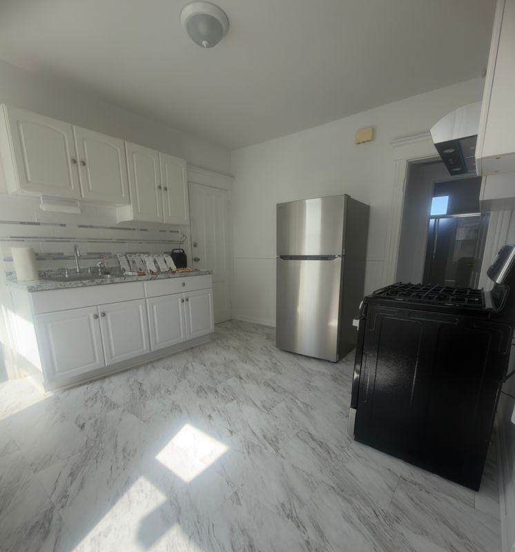 831833 William St ##2 - Photo 5 of 13