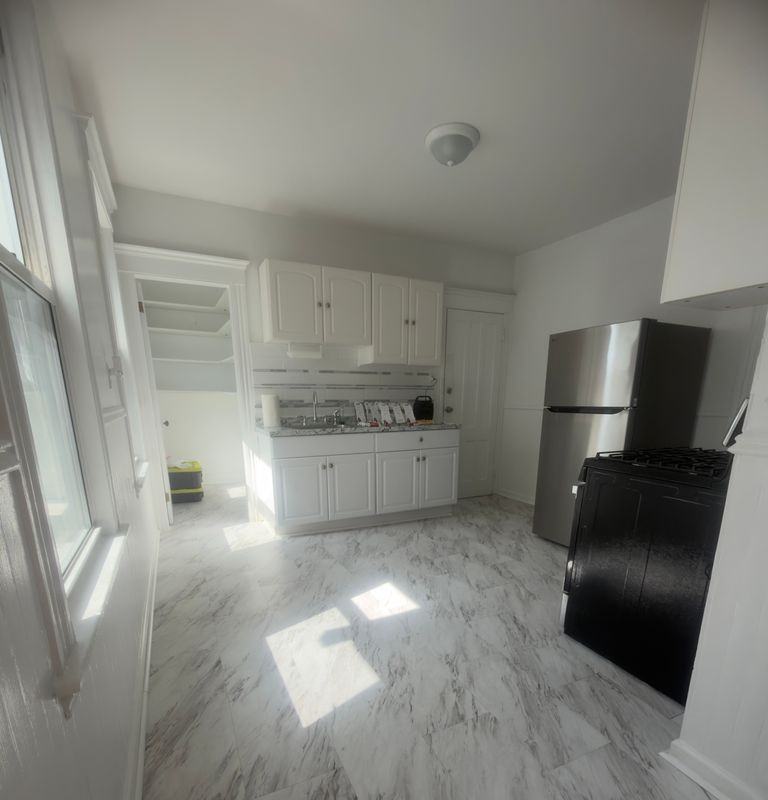 831833 William St ##2 - Photo 6 of 13