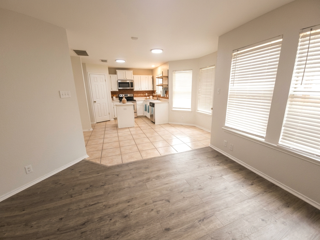 7219 Burns Xing - Photo 3 of 10