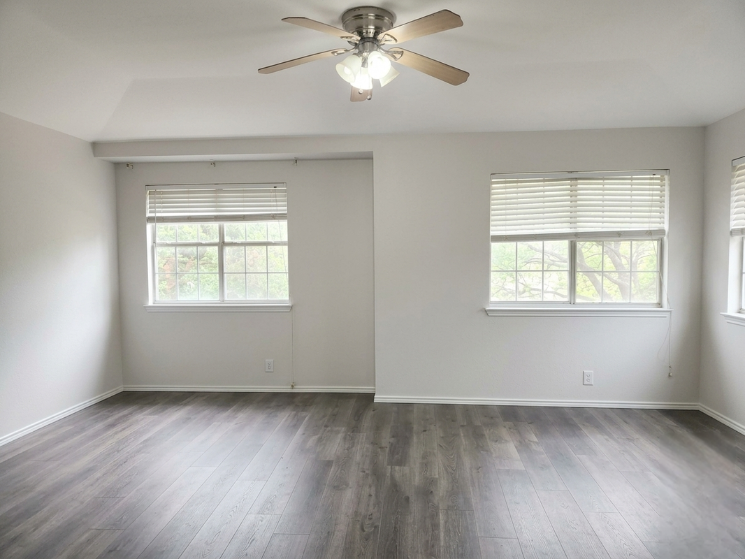 7219 Burns Xing - Photo 4 of 10