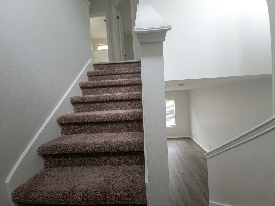 7219 Burns Xing - Photo 5 of 10