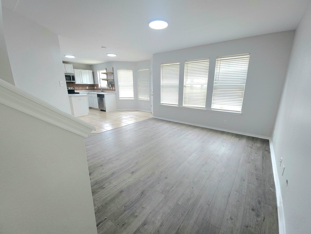 7219 Burns Xing - Photo 6 of 10