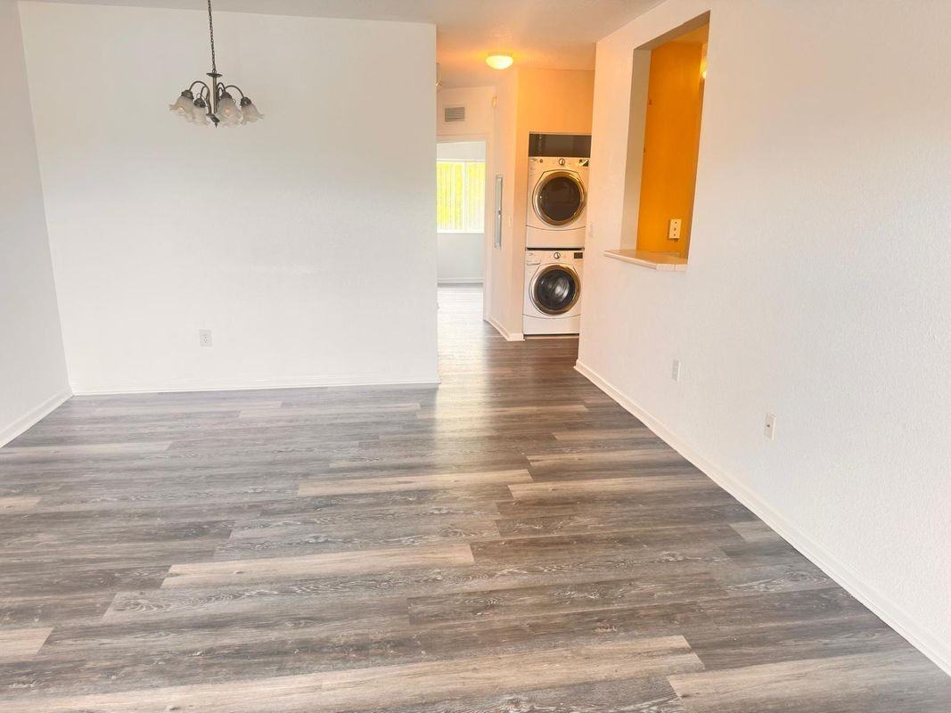 1145 Golden Lakes Blvd ##724 - Photo 6 of 7