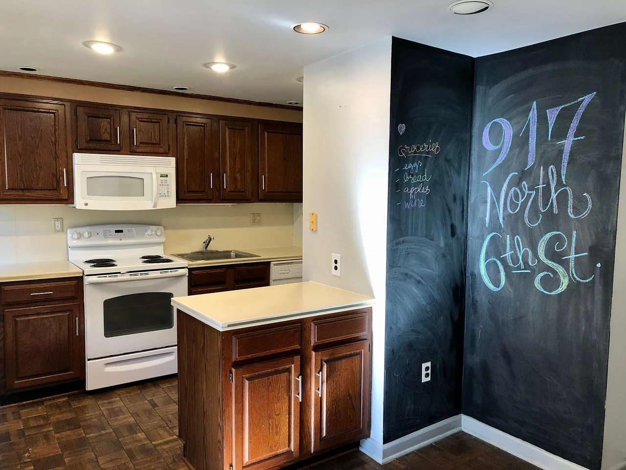 917 N 6th St #2 - Photo 3 of 40