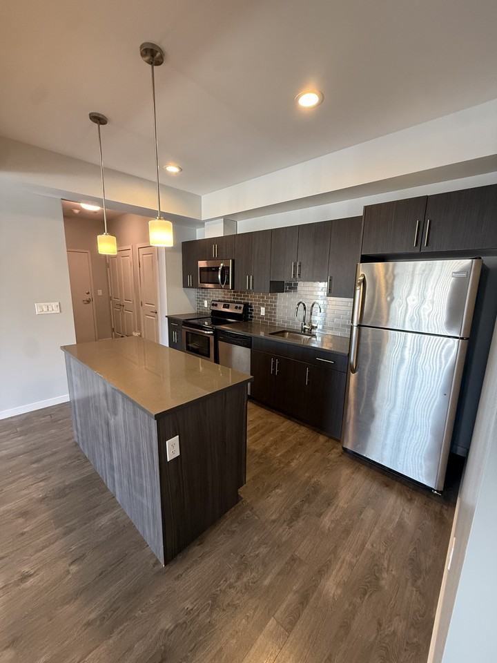 5-226 Grassie Boulevard - Photo 5 of 21