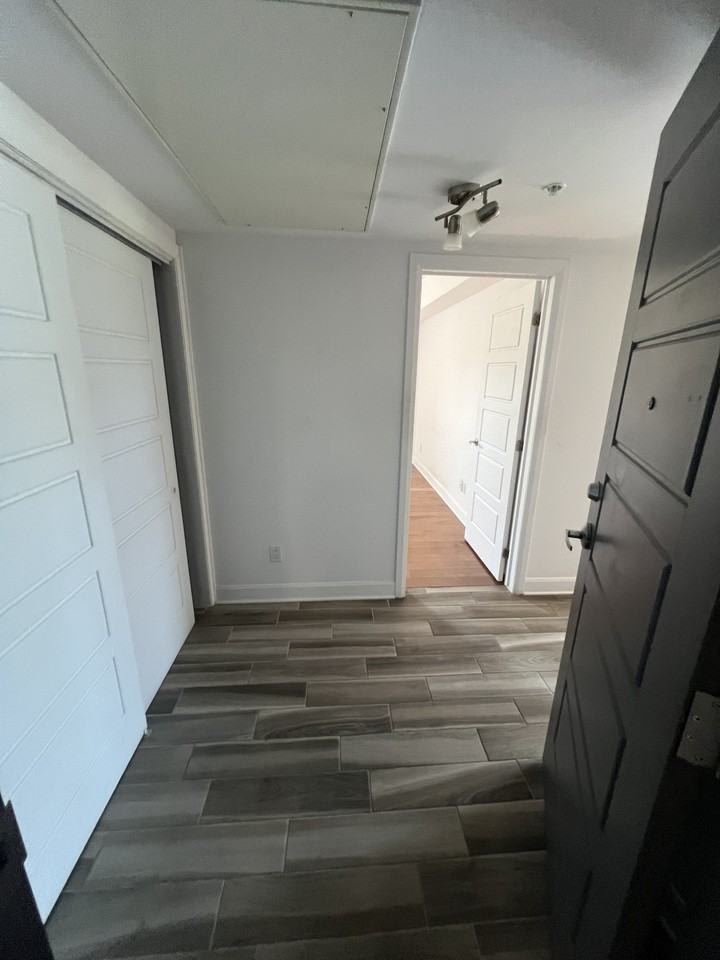 7070 Ch De La Côte-Saint-Luc — photo 1