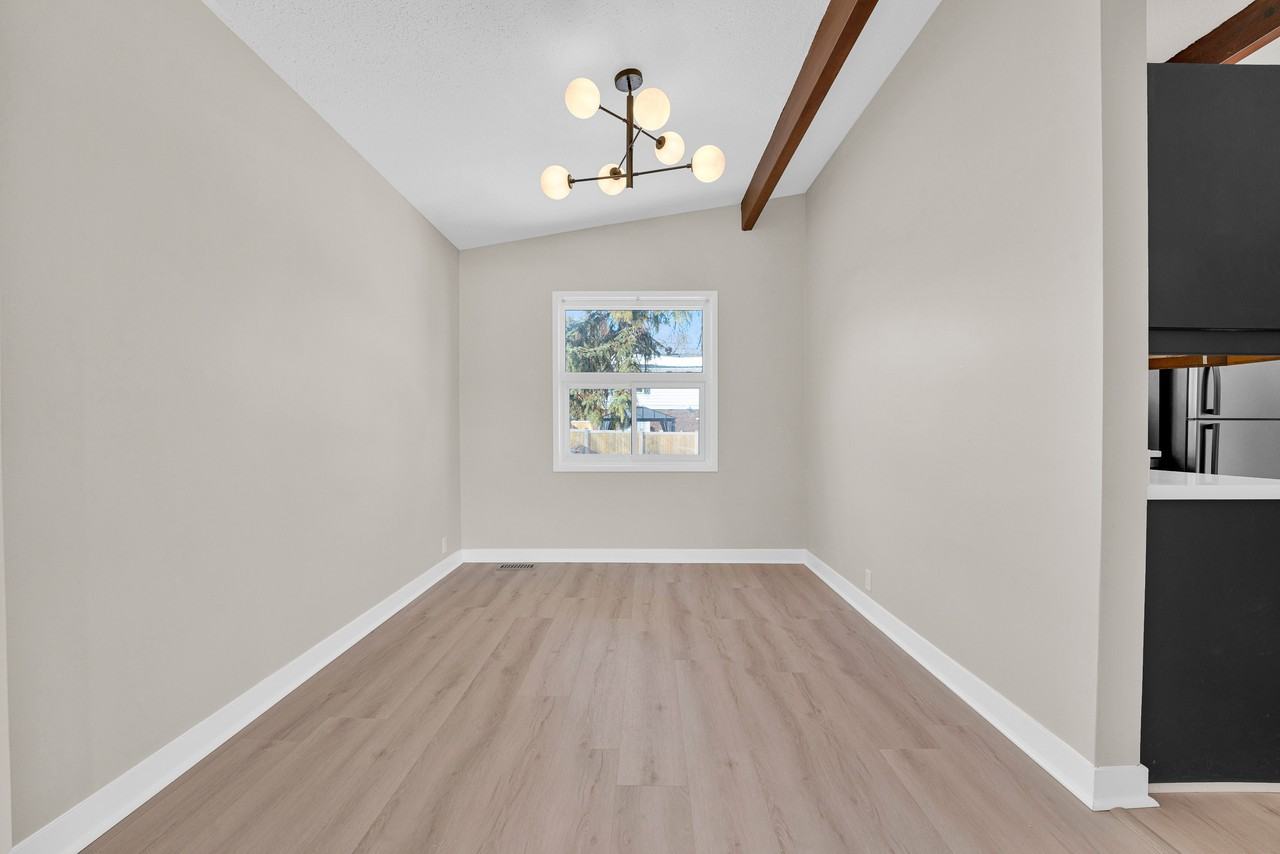 1259 Meadowlands Drive East - Photo 5 of 22