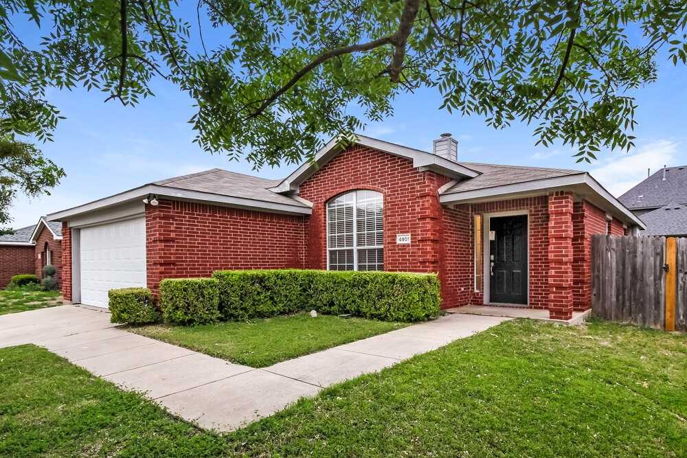 4901 Fox Ridge Ln - Photo 3 of 16