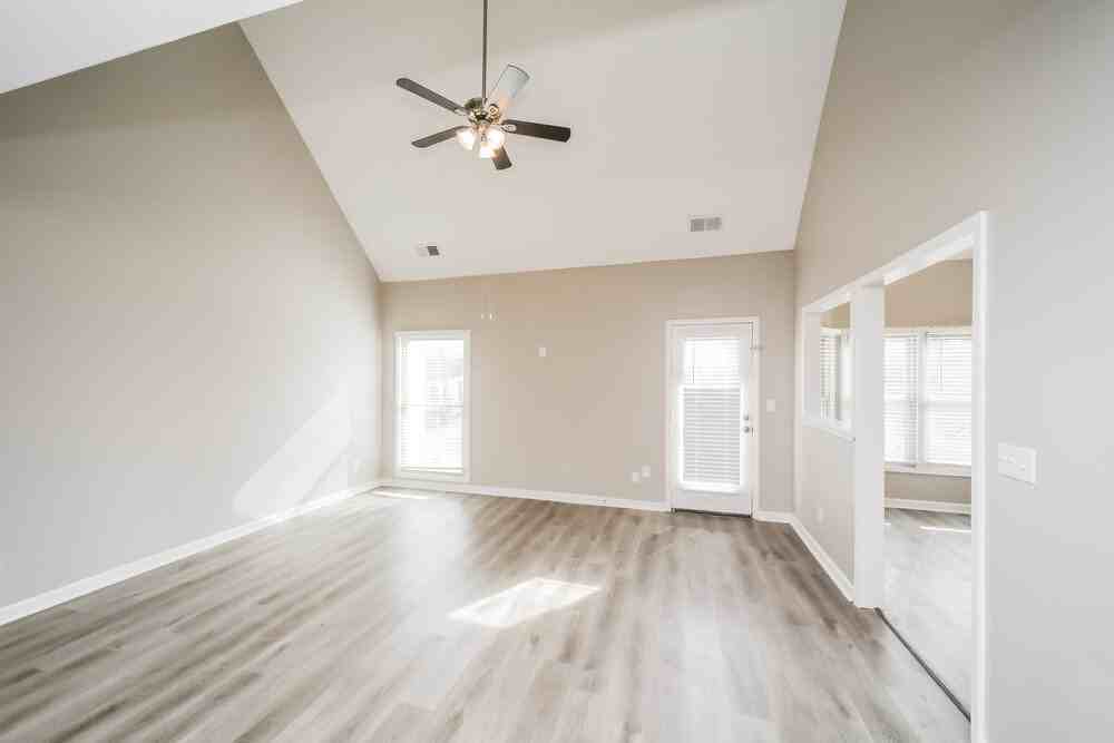 9347 Helmsley Dr - Photo 6 of 20