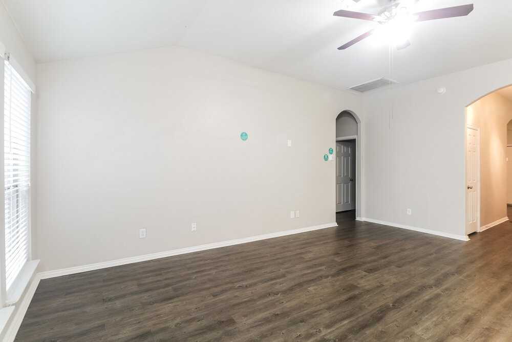 9308 Cynthia Ct - Photo 4 of 16