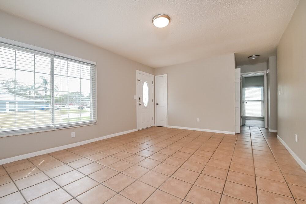 420 Silver Hill Dr - Photo 5 of 19