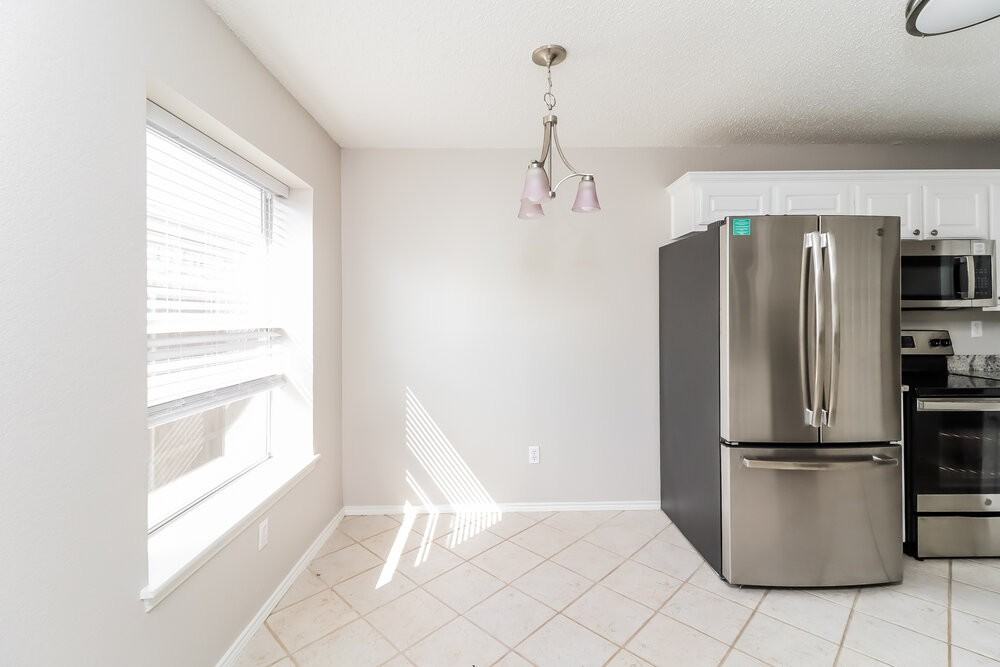 5616 Colebrook Trl - Photo 7 of 16