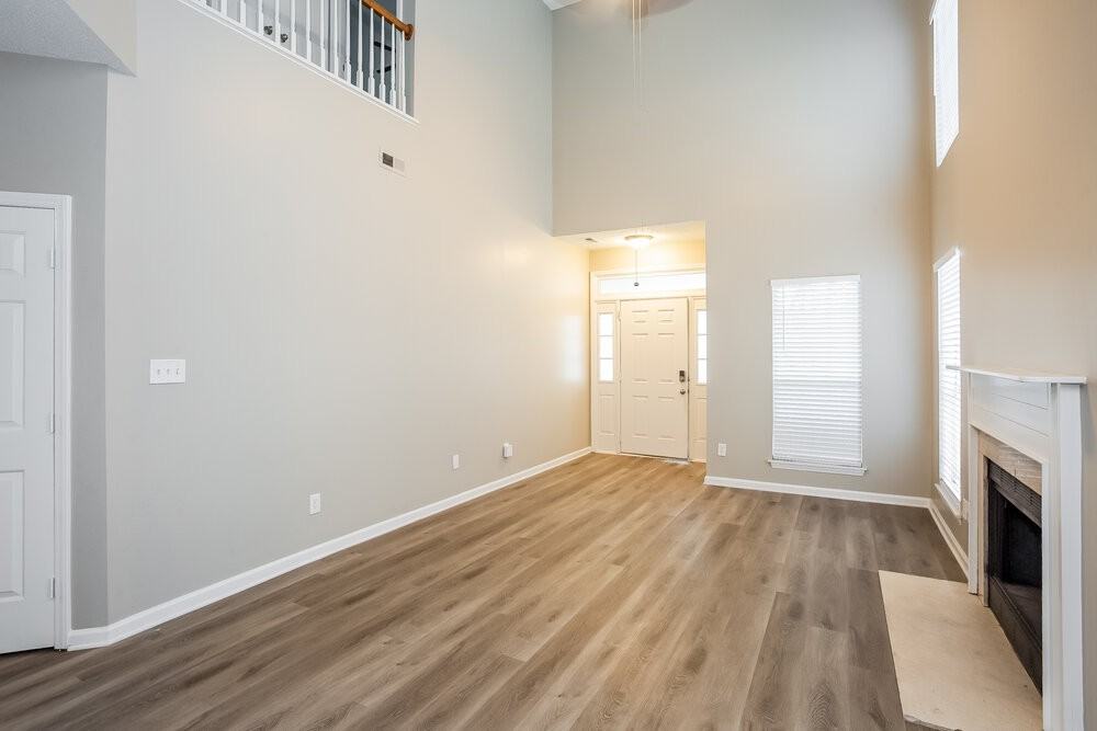 9105 Eaker Ct - Photo 6 of 17