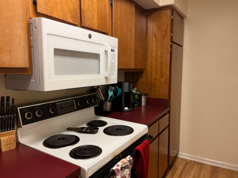 279 Hillsboro Pl - Photo 4 of 7