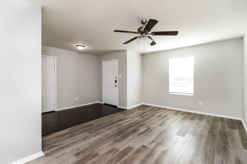 10009 Calcite Dr - Photo 4 of 16